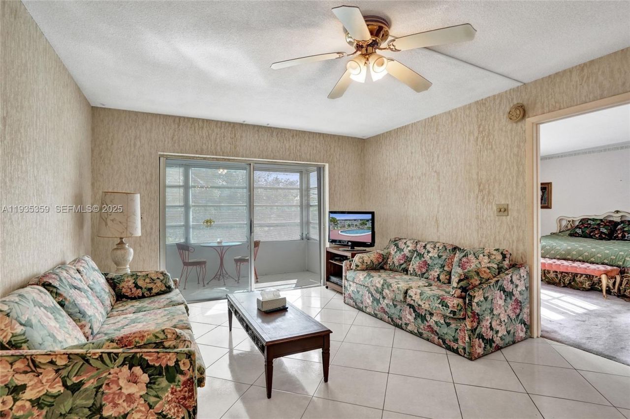 2800 NW 47th Ter, Unit 202A, Lauderdale Lakes, FL 33313 Photo
