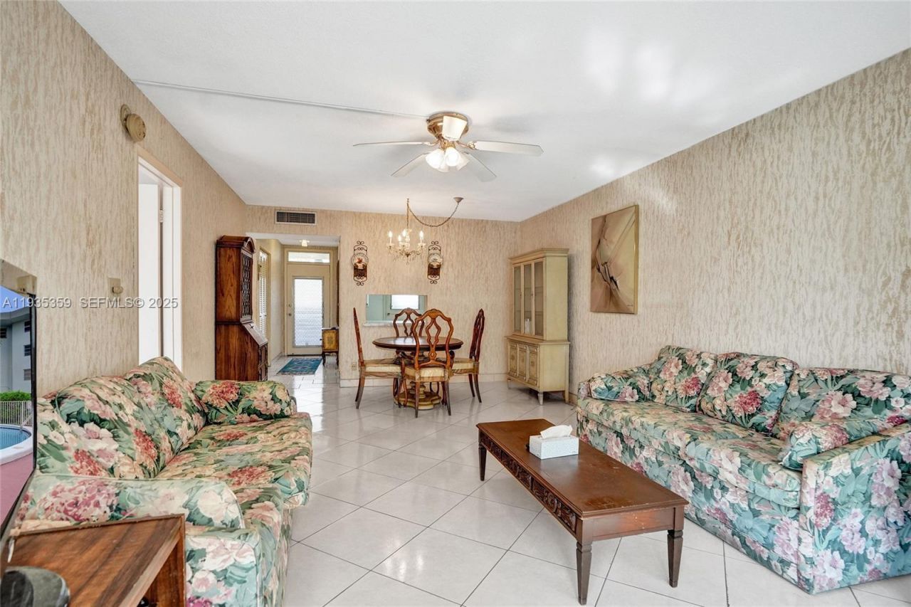 2800 NW 47th Ter, Unit 202A, Lauderdale Lakes, FL 33313 Photo