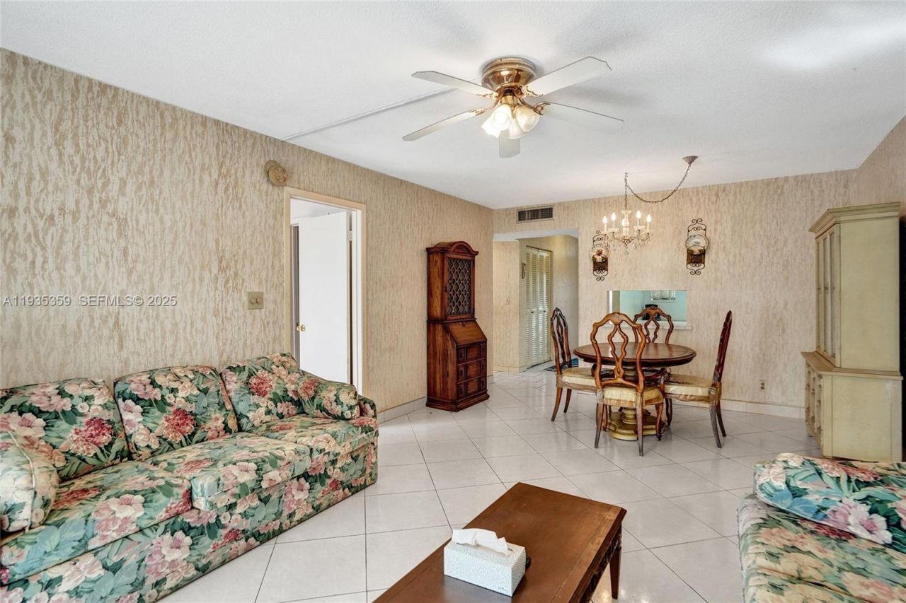 2800 NW 47th Ter, Unit 202A, Lauderdale Lakes, FL 33313 Photo