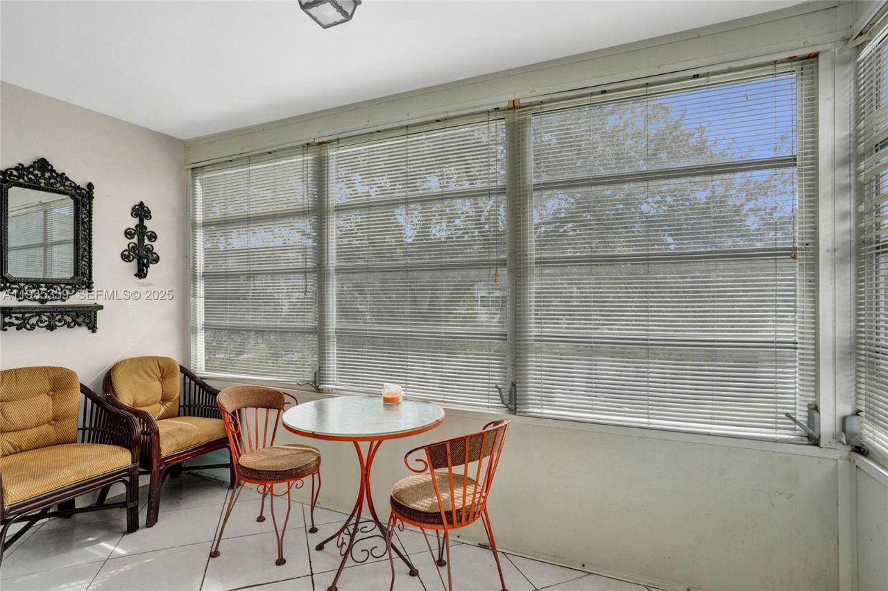 2800 NW 47th Ter, Unit 202A, Lauderdale Lakes, FL 33313 Photo