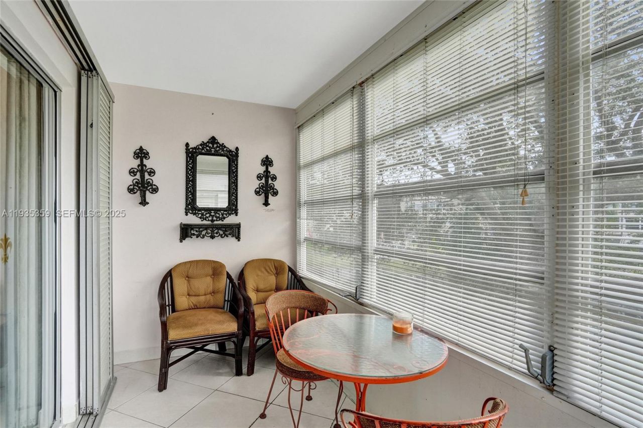 2800 NW 47th Ter, Unit 202A, Lauderdale Lakes, FL 33313 Photo