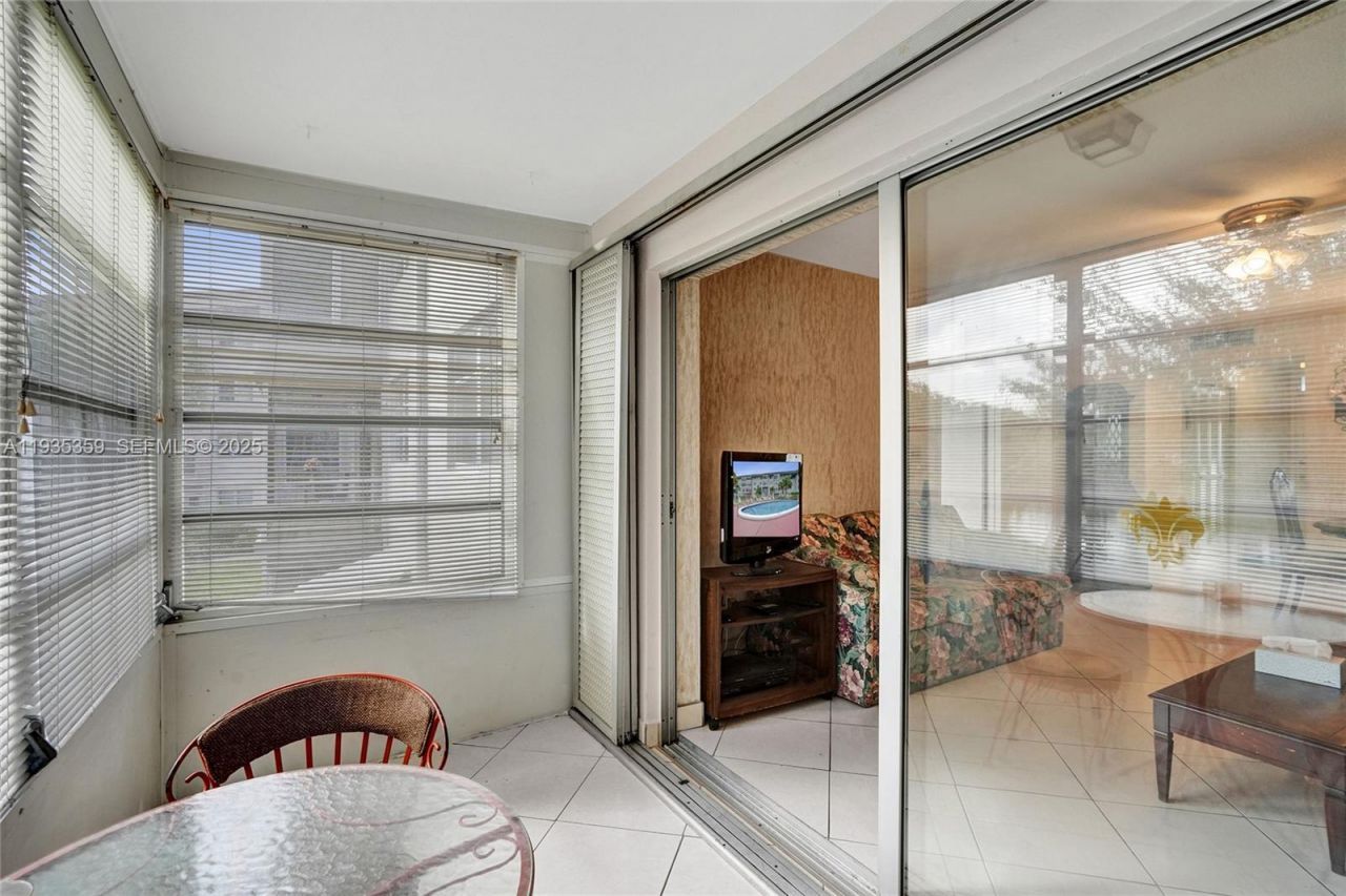 2800 NW 47th Ter, Unit 202A, Lauderdale Lakes, FL 33313 Photo