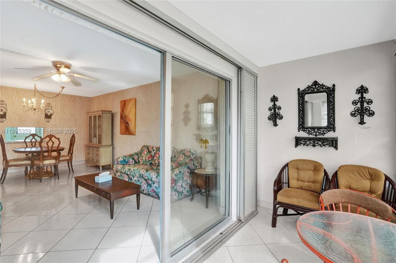 2800 NW 47th Ter, Unit 202A, Lauderdale Lakes, FL 33313 Photo