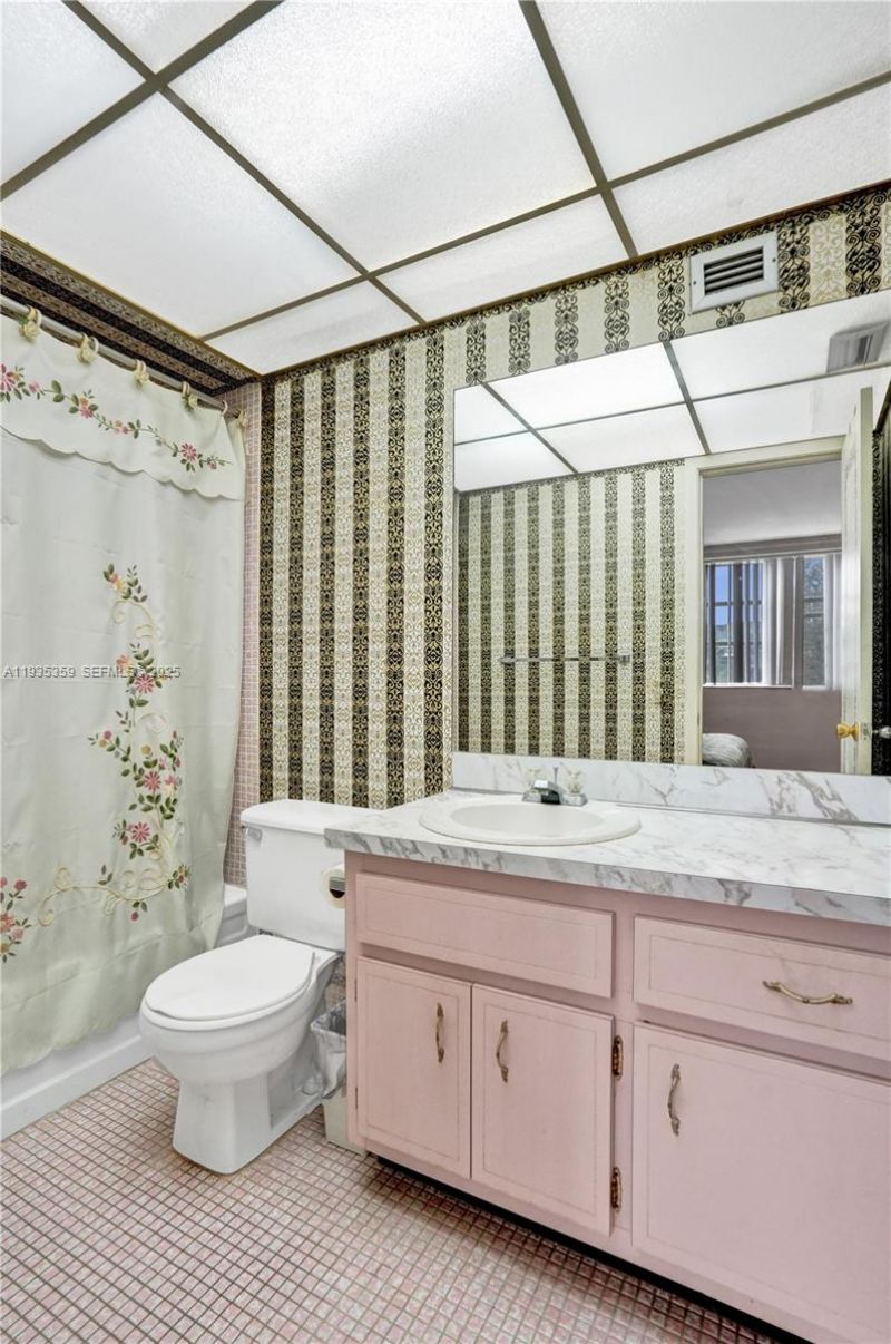 2800 NW 47th Ter, Unit 202A, Lauderdale Lakes, FL 33313 Photo