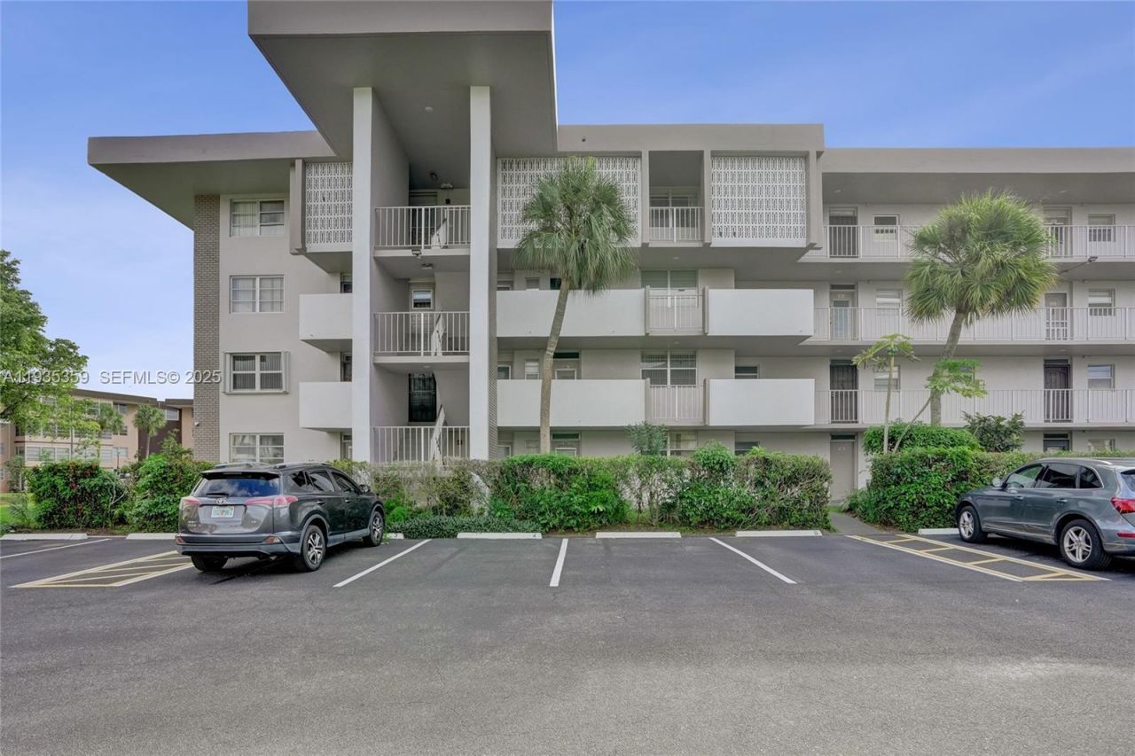 2800 NW 47th Ter, Unit 202A, Lauderdale Lakes, FL 33313 Photo