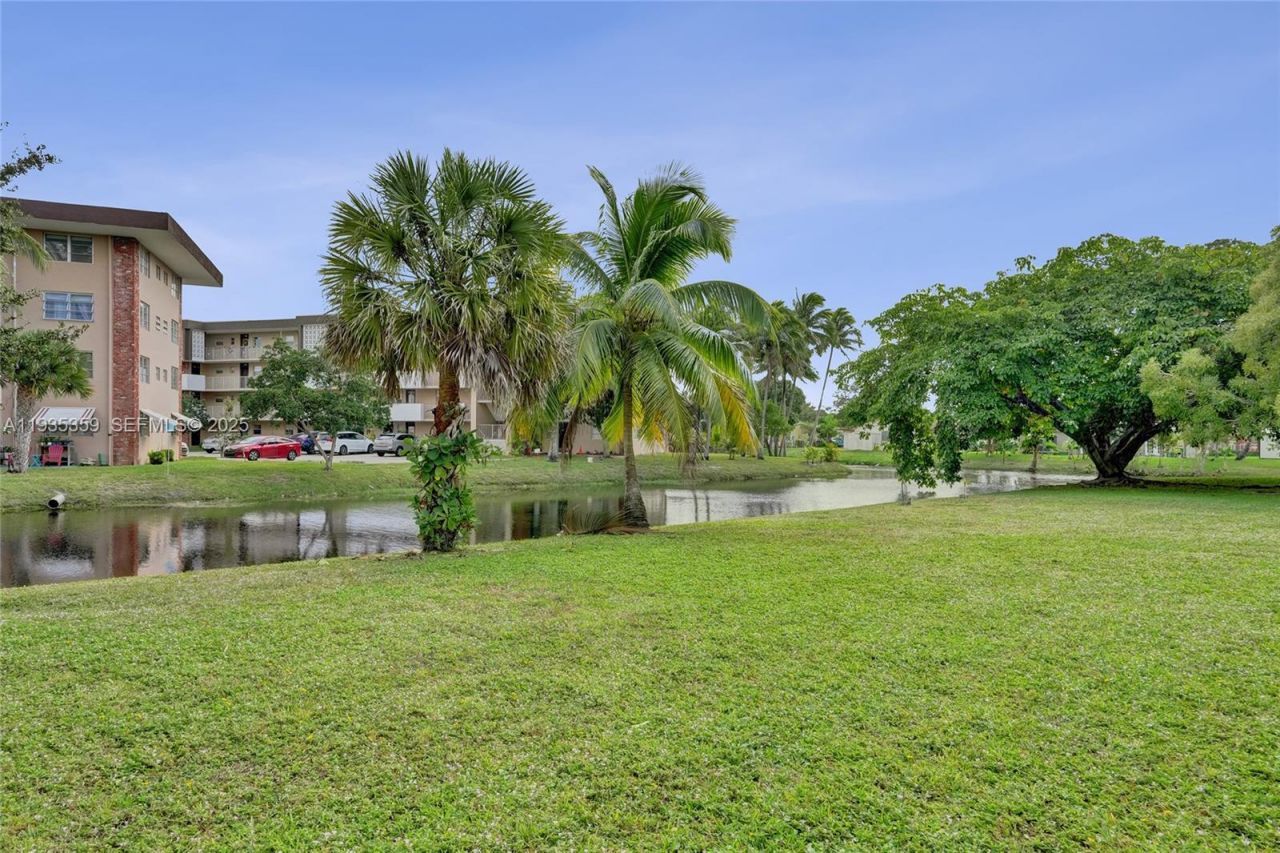 2800 NW 47th Ter, Unit 202A, Lauderdale Lakes, FL 33313 Photo