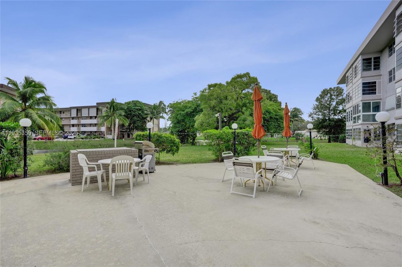 2800 NW 47th Ter, Unit 202A, Lauderdale Lakes, FL 33313 Photo