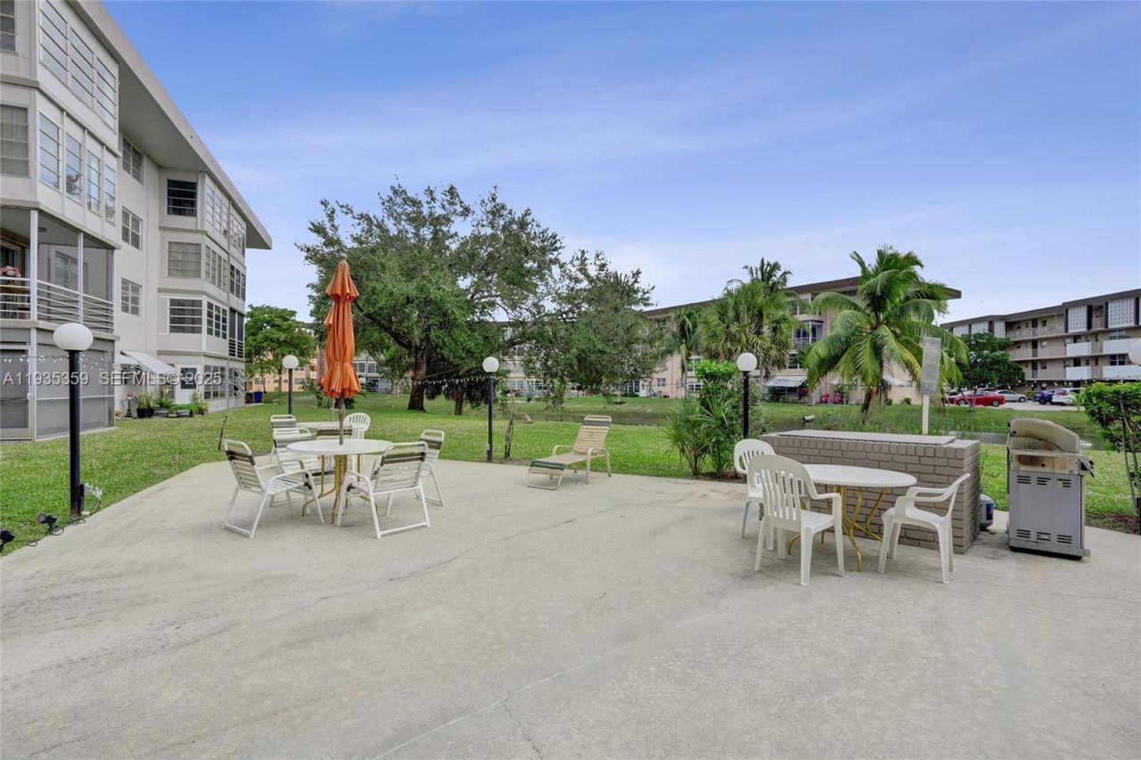 2800 NW 47th Ter, Unit 202A, Lauderdale Lakes, FL 33313 Photo