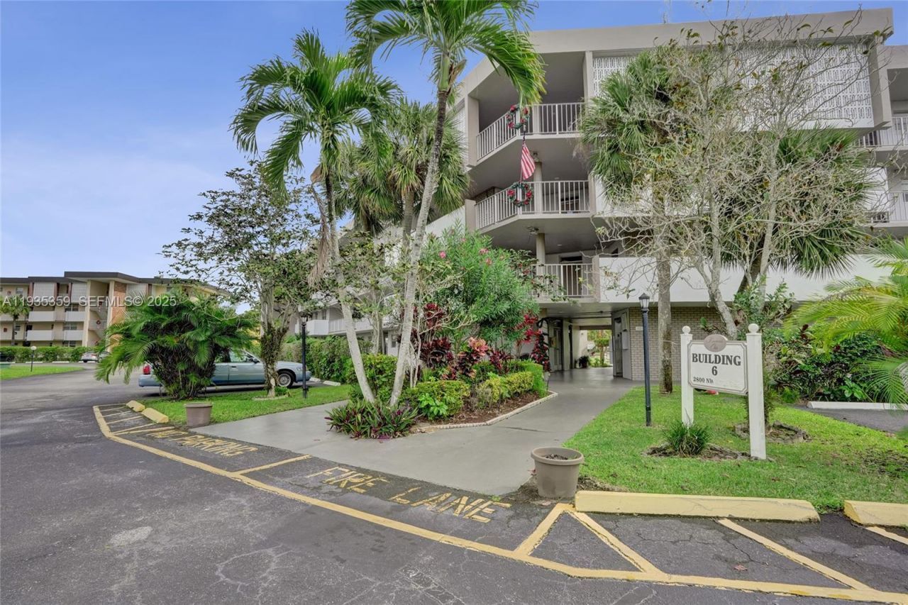 2800 NW 47th Ter, Unit 202A, Lauderdale Lakes, FL 33313 Photo