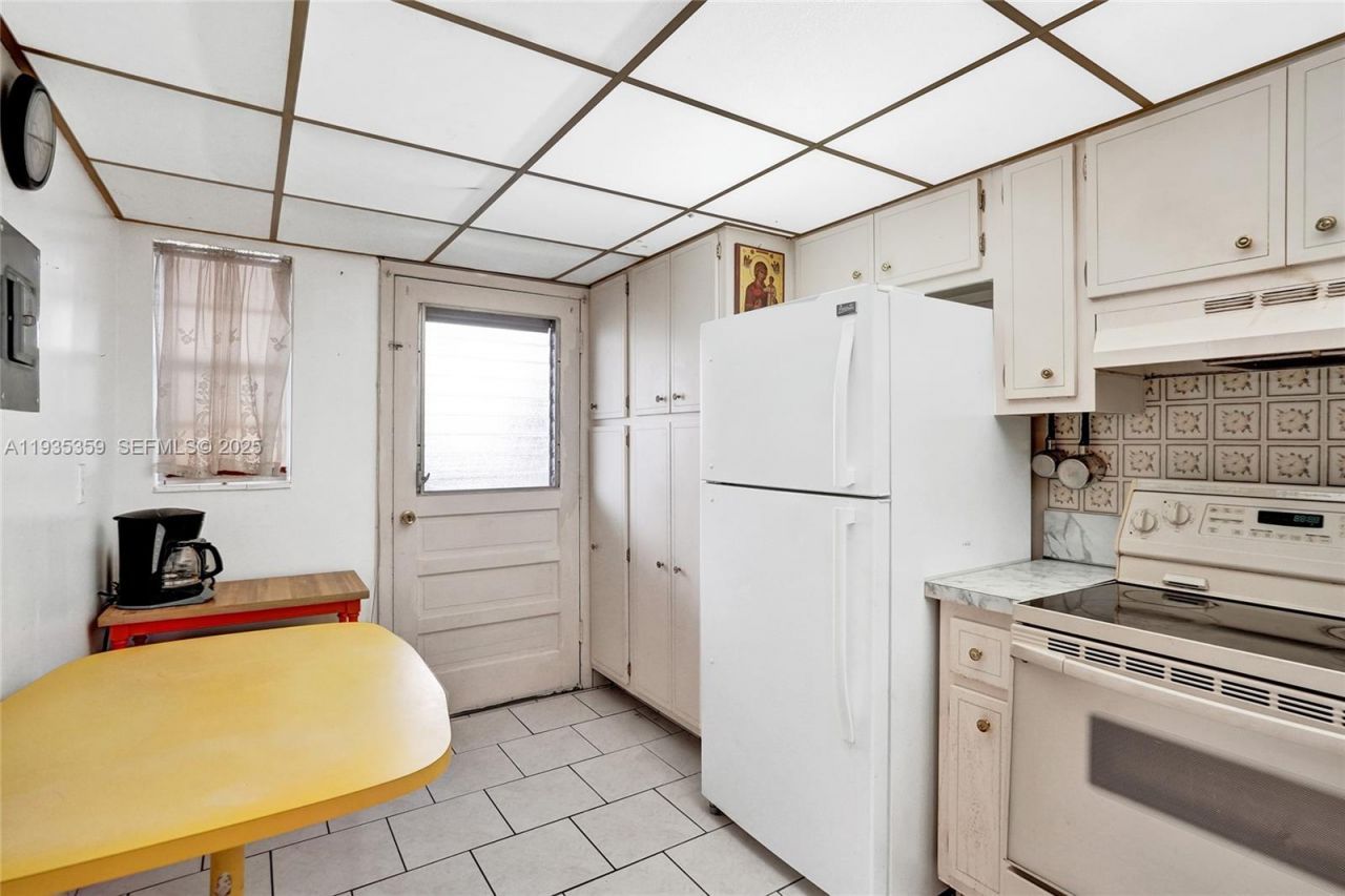 2800 NW 47th Ter, Unit 202A, Lauderdale Lakes, FL 33313 Photo