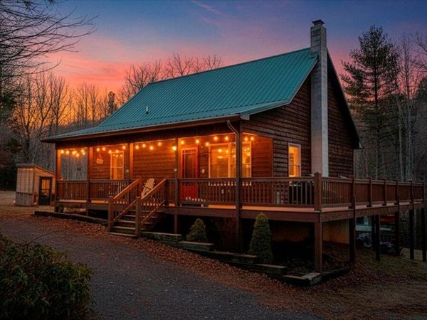 192 Meadows Farm RD, Willis, VA 24380