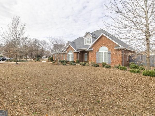 302 Erin Way, Warner Robins, GA 31088