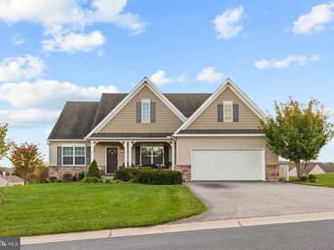 95 HUNTERS CHASE, ETTERS, PA 17319