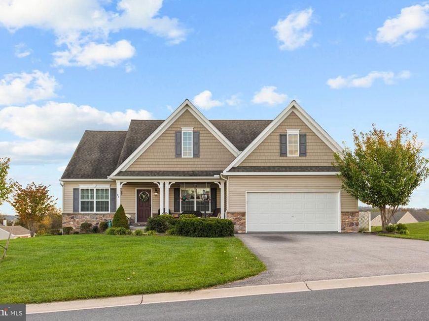 95 Hunters Chase, Etters, PA 17319 Main Photo