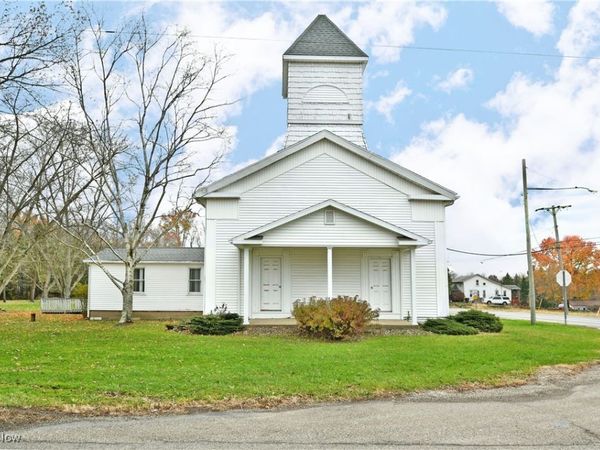 305 Ridge Road, Cortland, OH 44410