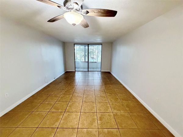 1810 N Lauderdale Avenue, Unit 2312, North Lauderdale, FL 33068