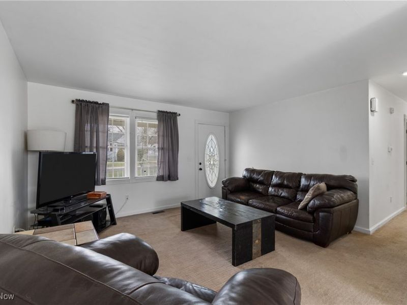 4057 Paumier Avenue, Louisville, OH 44641 Photo 11