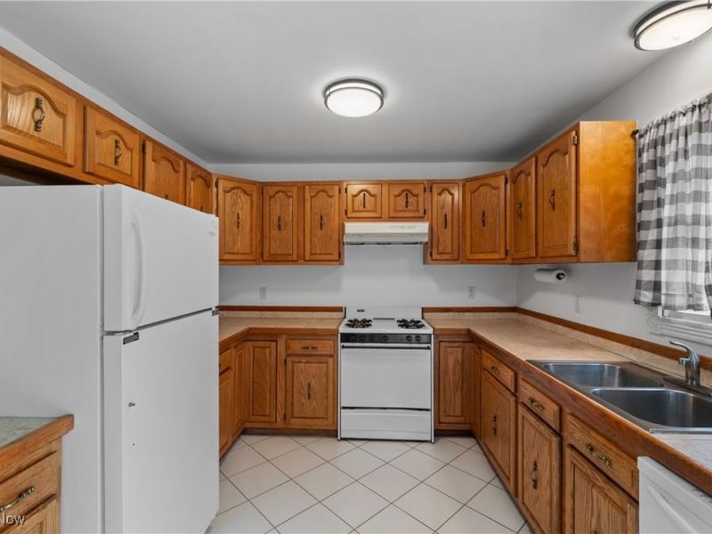 4057 Paumier Avenue, Louisville, OH 44641 Photo 15