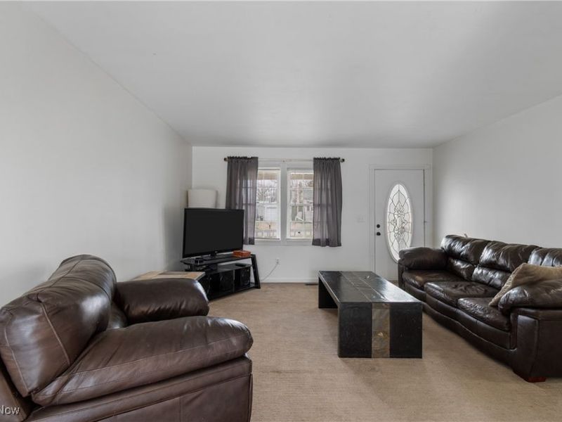 4057 Paumier Avenue, Louisville, OH 44641 Photo 7