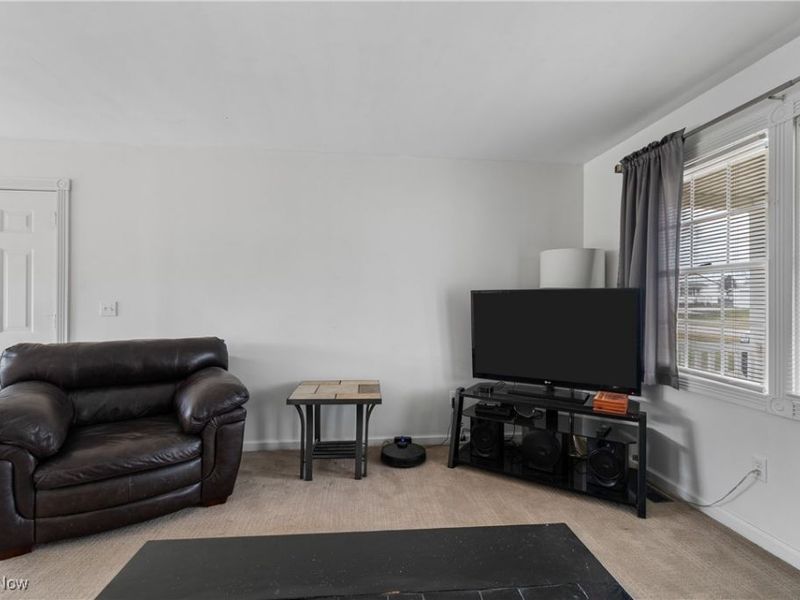 4057 Paumier Avenue, Louisville, OH 44641 Photo 9