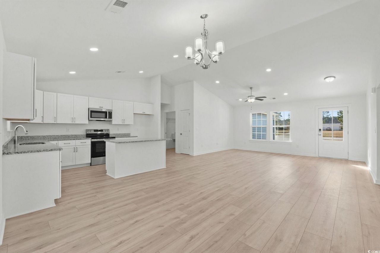 443 Pine Needle Dr. Photo 11