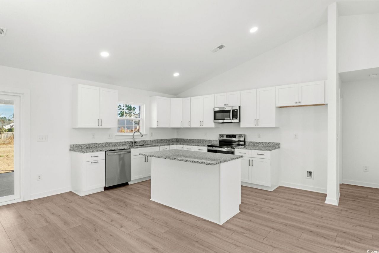 443 Pine Needle Dr. Photo 7