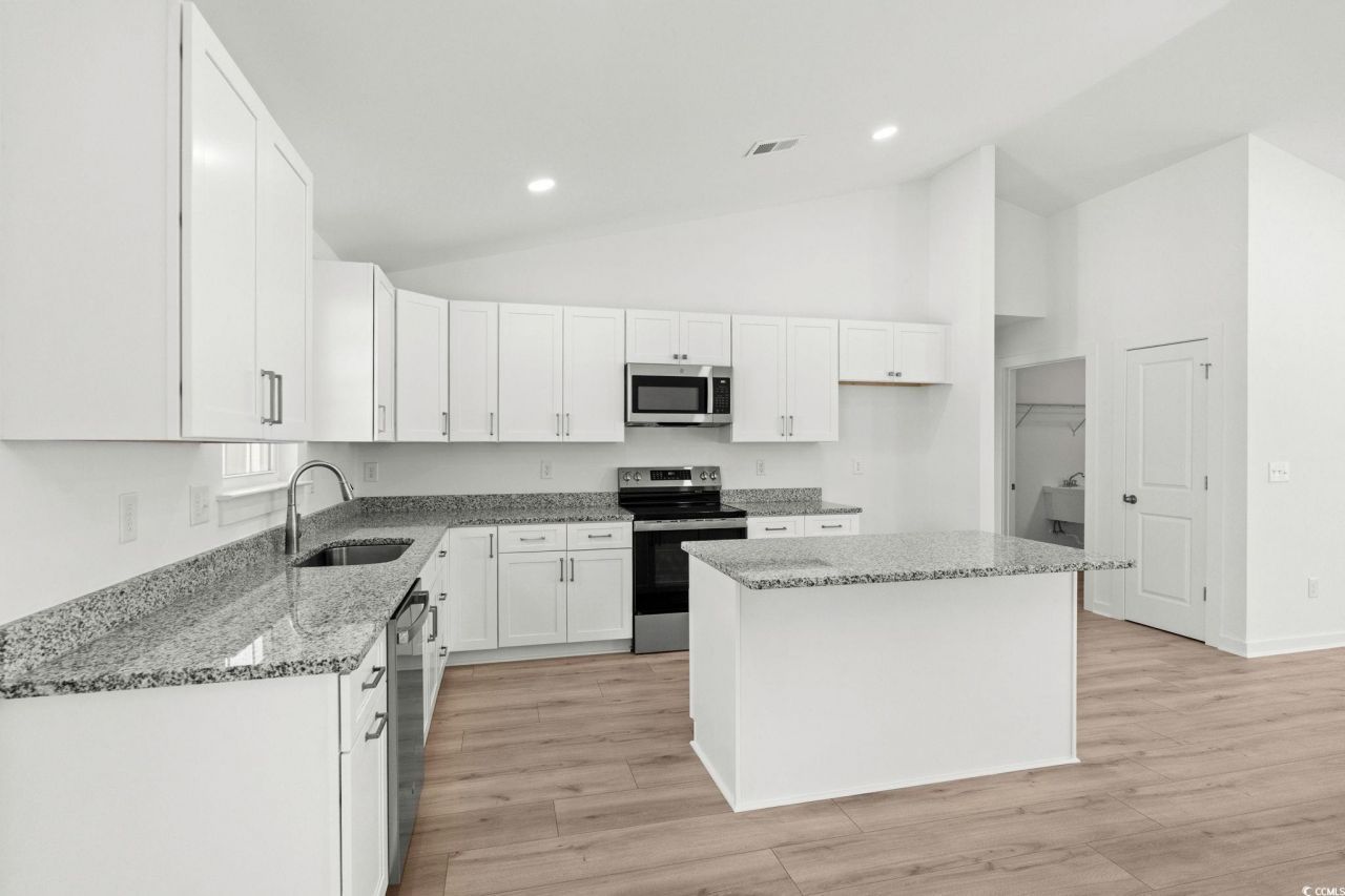 443 Pine Needle Dr. Photo 8