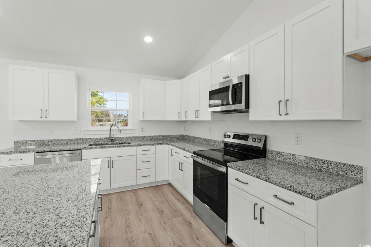 443 Pine Needle Dr. Photo 9