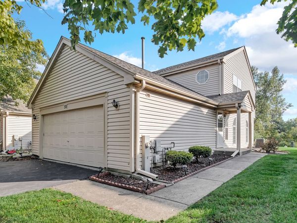 55 King Drive, Streamwood, IL 60107