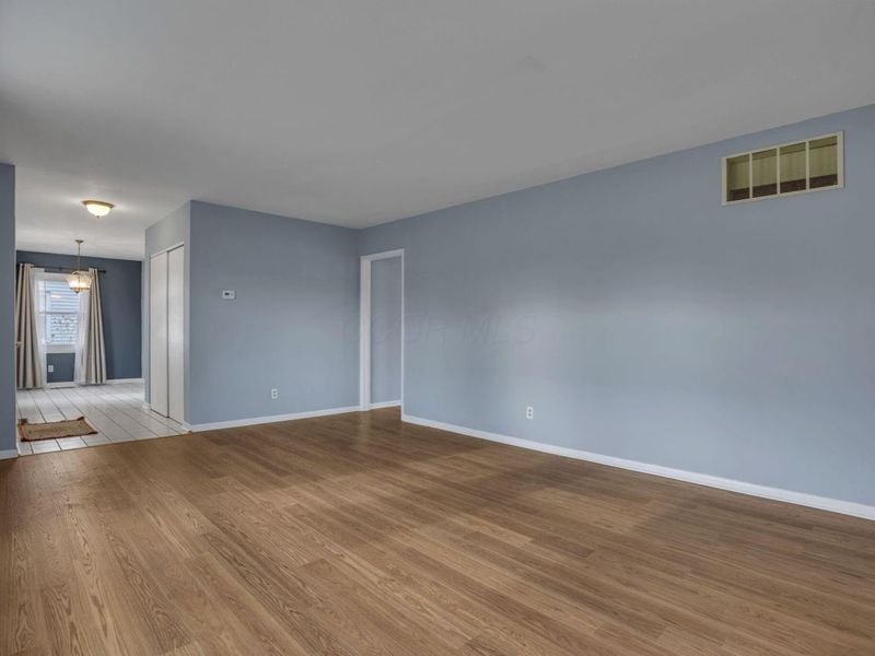 480 Yarmouth Lane, Columbus, OH 43228 Photo 10