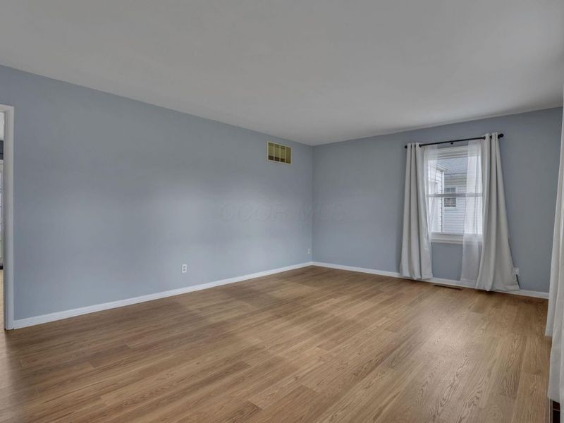 480 Yarmouth Lane, Columbus, OH 43228 Photo 11