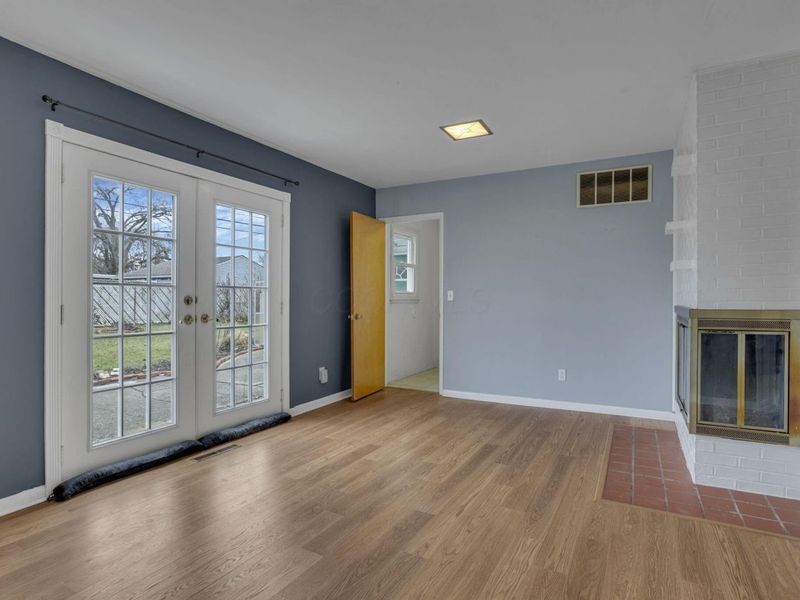 480 Yarmouth Lane, Columbus, OH 43228 Photo 12