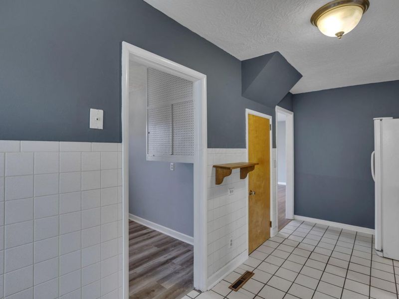 480 Yarmouth Lane, Columbus, OH 43228 Photo 21