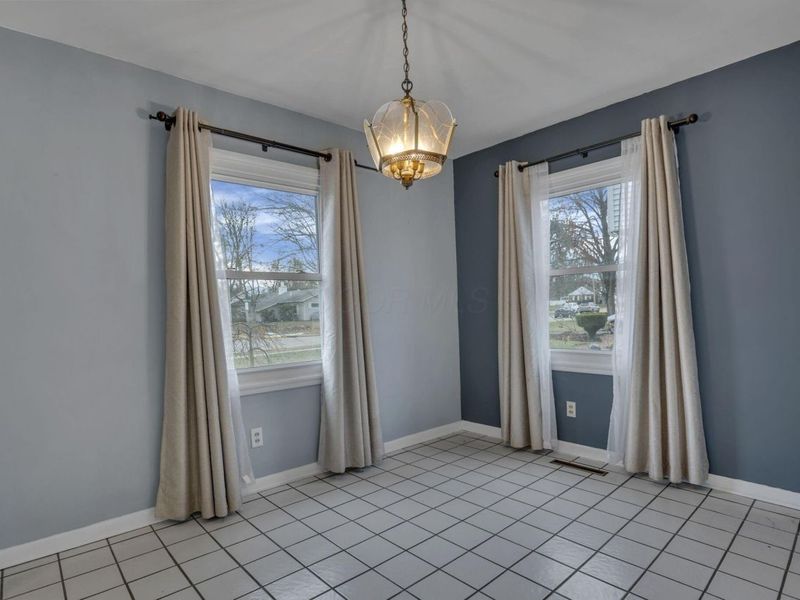 480 Yarmouth Lane, Columbus, OH 43228 Photo 23