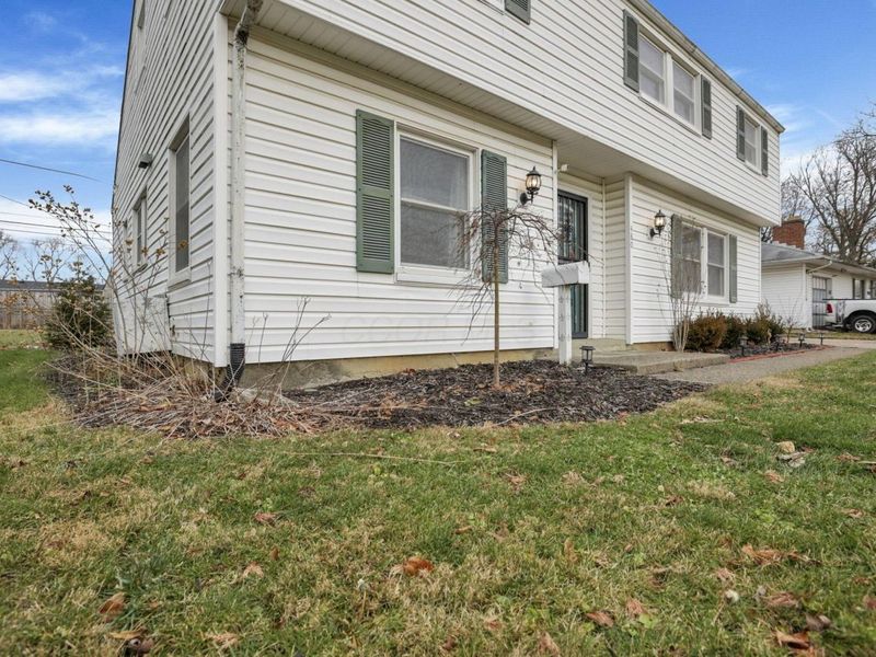 480 Yarmouth Lane, Columbus, OH 43228 Photo 4