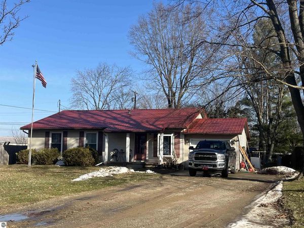 8049 Federal Road S, Shepherd, MI 48883