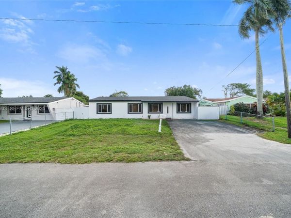 6960 Scott St, Hollywood, FL 33024