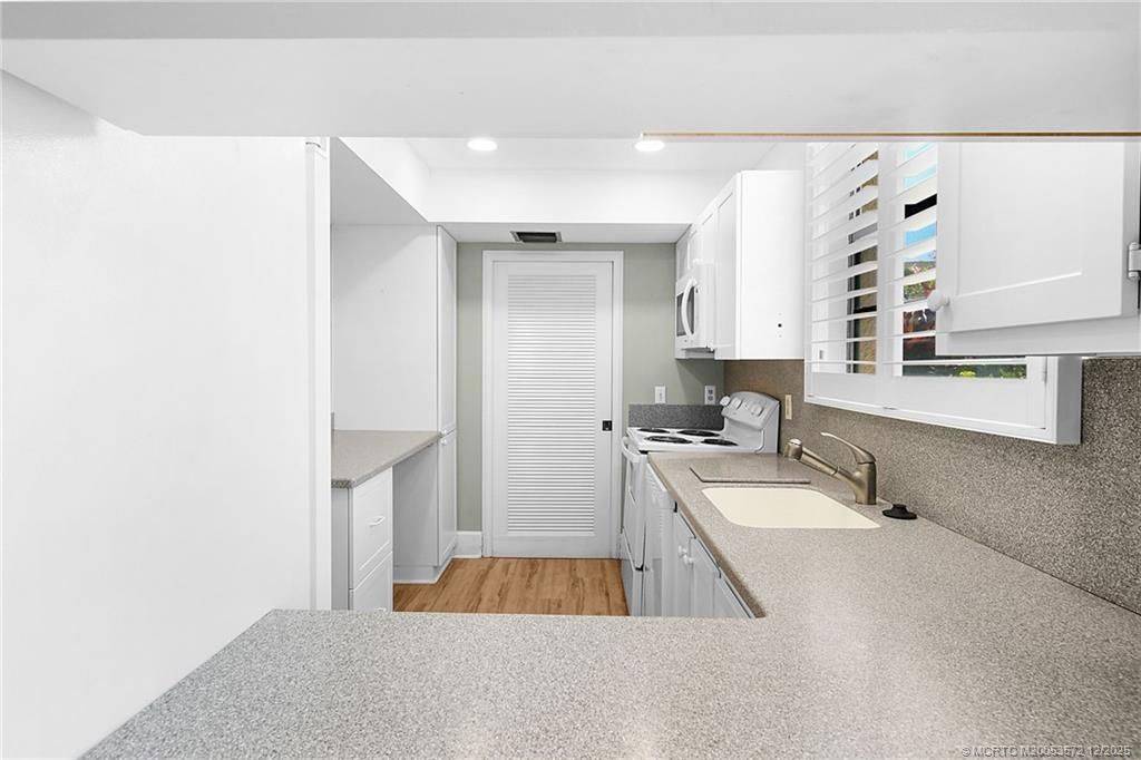 3482 NE Causeway Boulevard, Unit 2-101, Jensen Beach, FL 34957 Photo