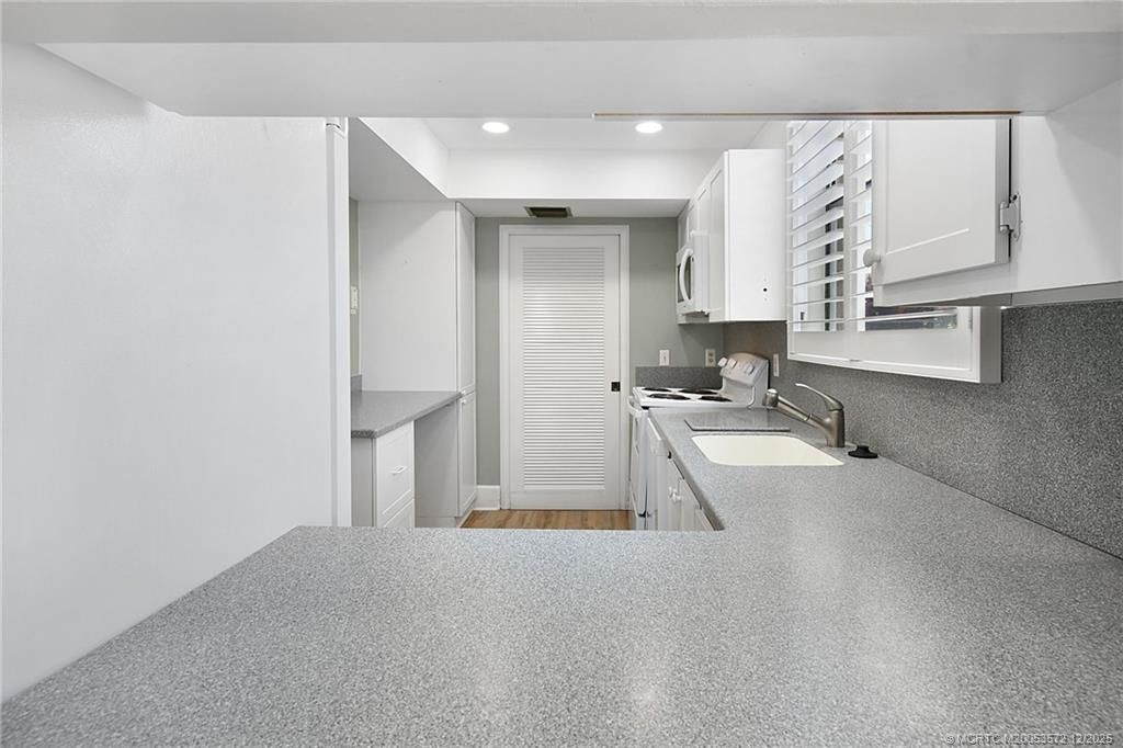 3482 NE Causeway Boulevard, Unit 2-101, Jensen Beach, FL 34957 Photo