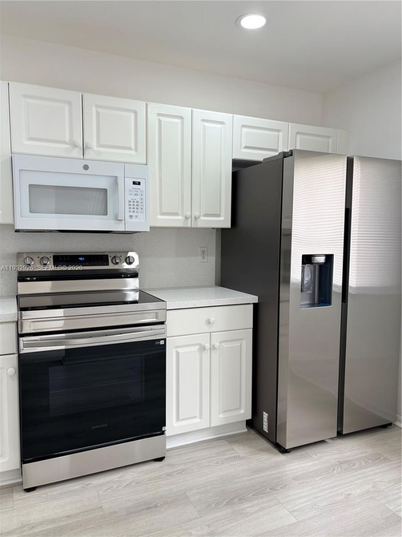 752 NW 208th Ter, Pembroke Pines, FL 33029 Photo