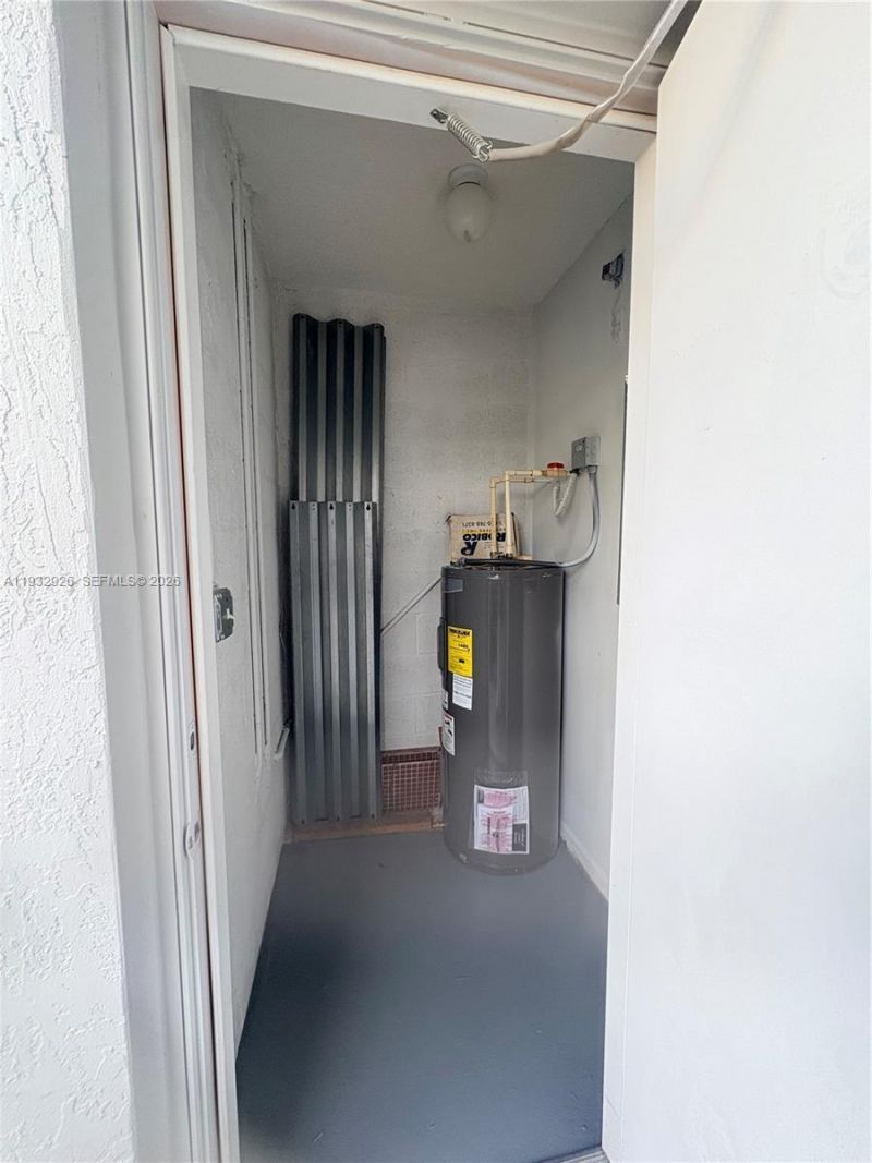 752 NW 208th Ter, Pembroke Pines, FL 33029 Photo