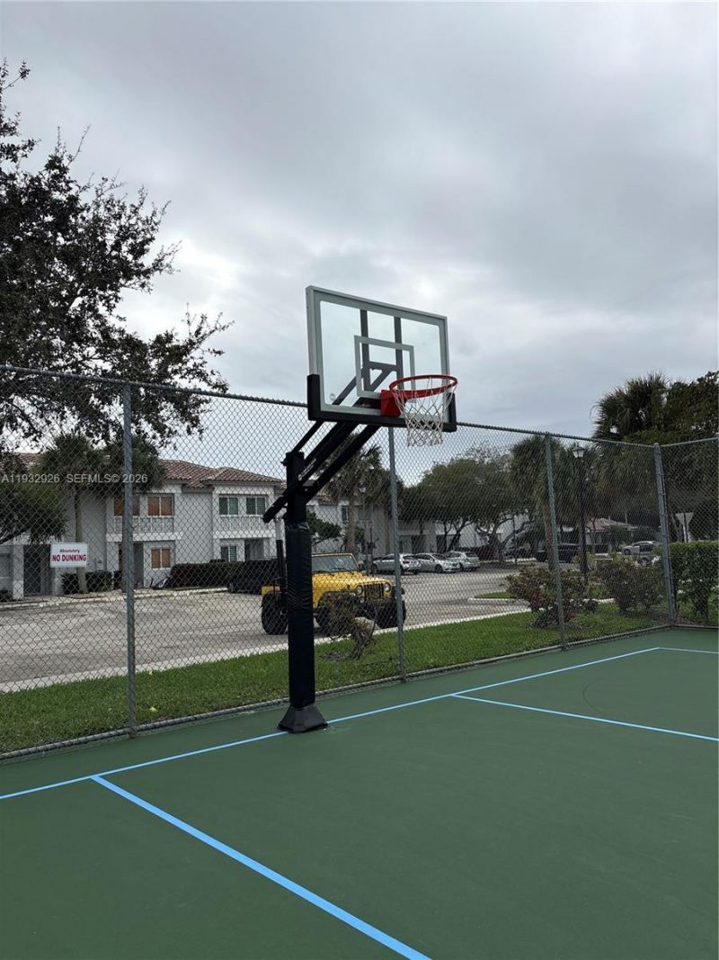 752 NW 208th Ter, Pembroke Pines, FL 33029 Photo