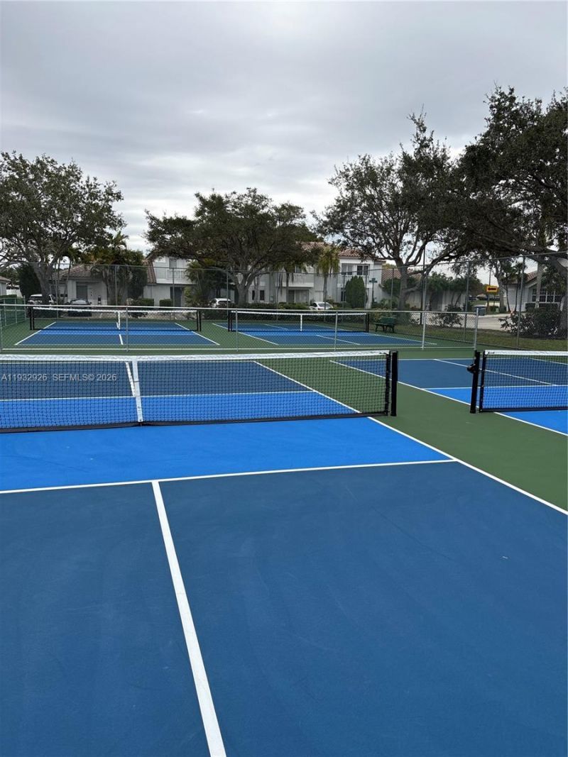 752 NW 208th Ter, Pembroke Pines, FL 33029 Photo