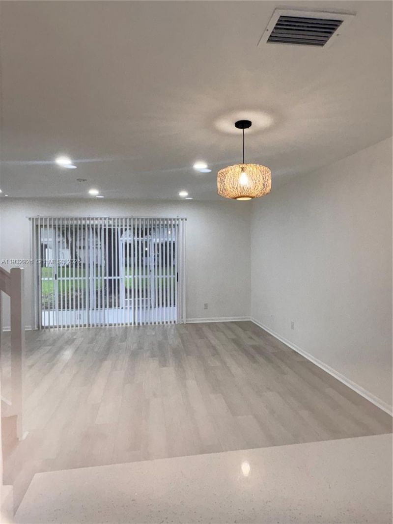 752 NW 208th Ter, Pembroke Pines, FL 33029 Photo