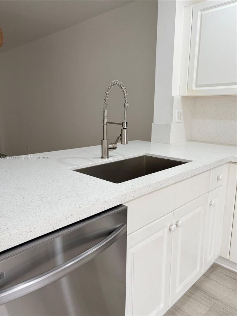 752 NW 208th Ter, Pembroke Pines, FL 33029 Photo