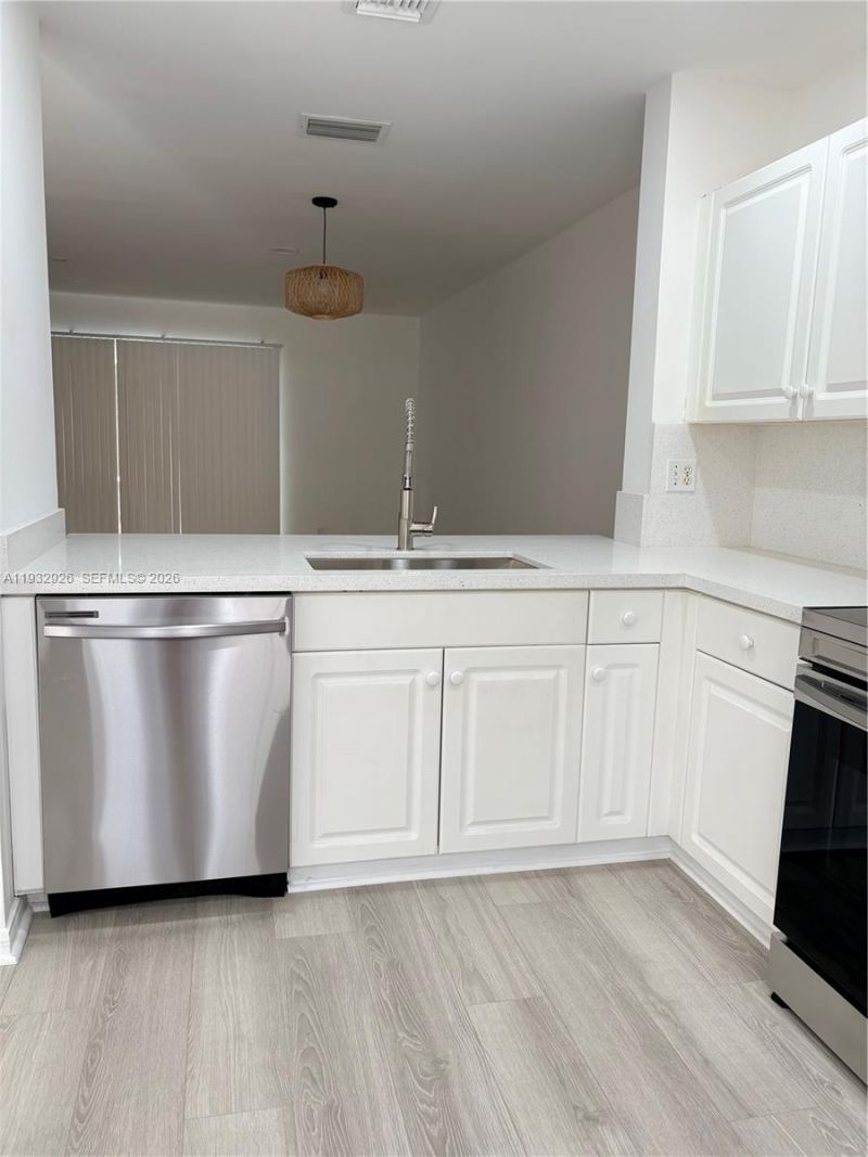 752 NW 208th Ter, Pembroke Pines, FL 33029 Photo