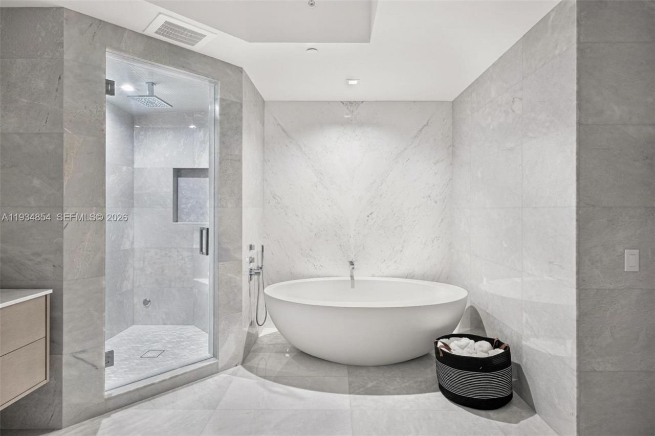 18501 Collins Ave, Unit 4003/4004, Sunny Isles Beach, FL 33160 Photo