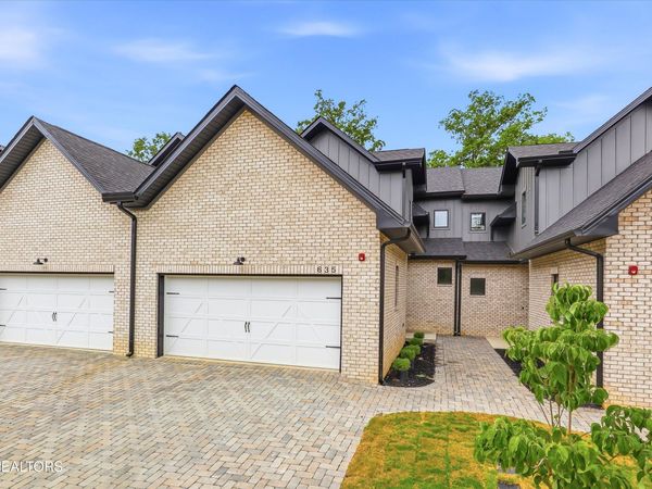 633 October Glory Lane, Knoxville, TN 37934