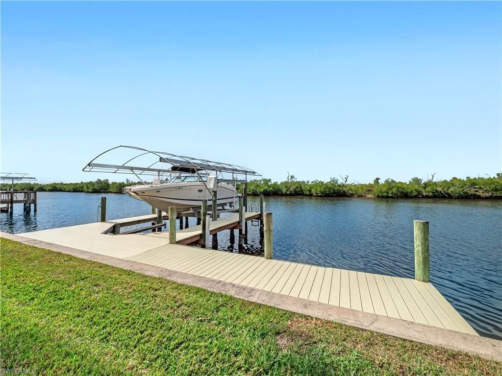 848 W Cape Estates Cir, Cape Coral, FL 33993 Photo