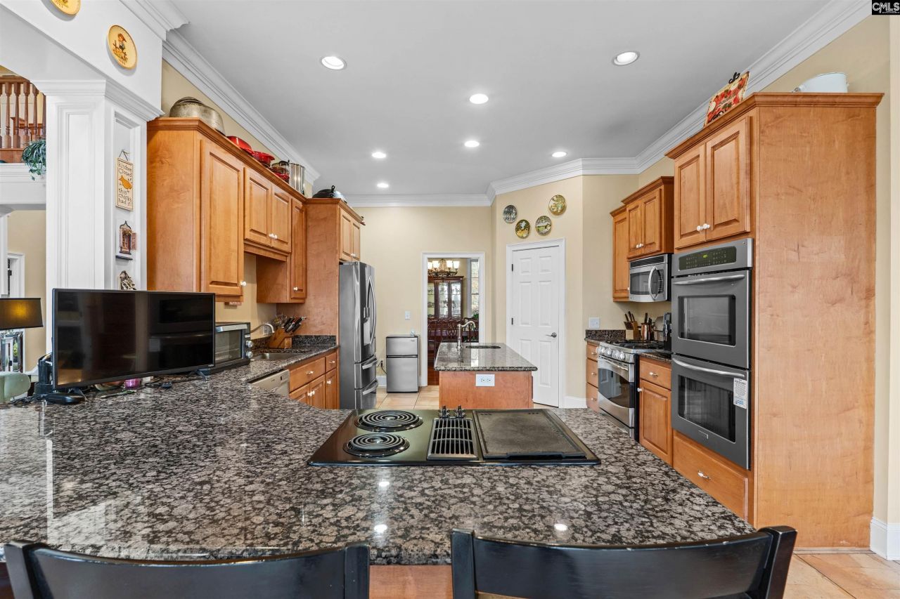 160 Hound Hollow Road Photo 10